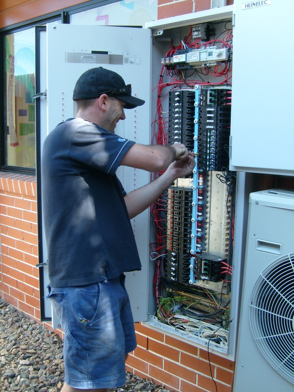 Acer Services - Air Conditioning | electrician | Unit 1/29 Neumann Rd, Capalaba QLD 4157, Australia | 1300165663 OR +61 1300 165 663