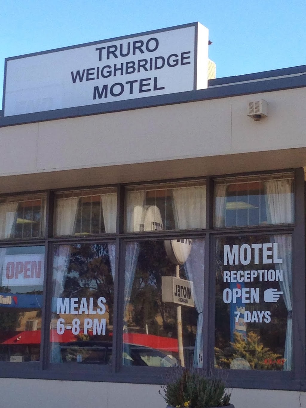 Weighbridge Motel Cafe & Take Away | 45-47 Moorundie St, Truro SA 5356, Australia | Phone: (08) 8564 0400