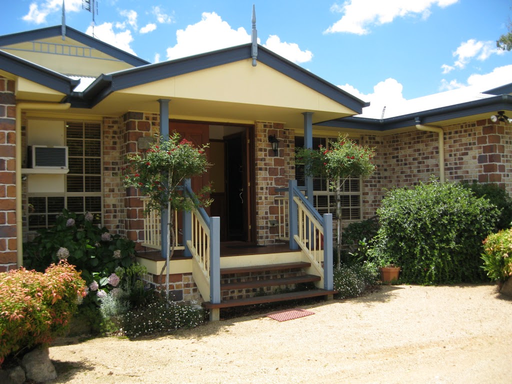 Brick Creek House | lodging | 10 Nicol St, Stanthorpe QLD 4380, Australia | 0450524244 OR +61 450 524 244