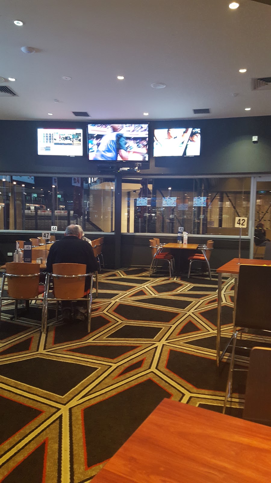 Flying Horse Entertainment Venue | restaurant | Bray Raceway, Bell St, Ballarat Central VIC 3350, Australia | 0353359040 OR +61 3 5335 9040