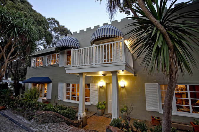The Castle - Villa by the Sea | lodging | 7/9 Steele St, Cowes VIC 3922, Australia | 0359521228 OR +61 3 5952 1228