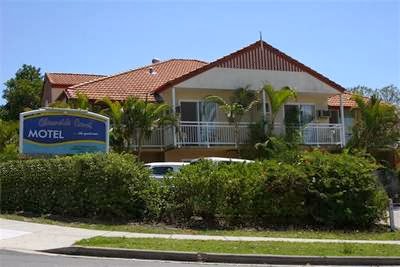 Chermside Court Motel | lodging | 105 Farnell St, Chermside QLD 4032, Australia | 0733593988 OR +61 7 3359 3988