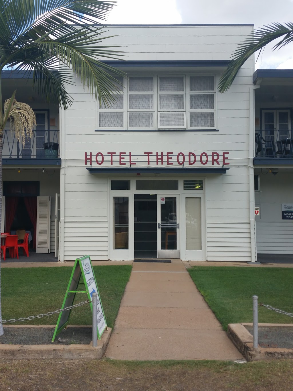 Hotel Theodore | lodging | 27 The Blvd, Theodore QLD 4719, Australia | 0749931244 OR +61 7 4993 1244