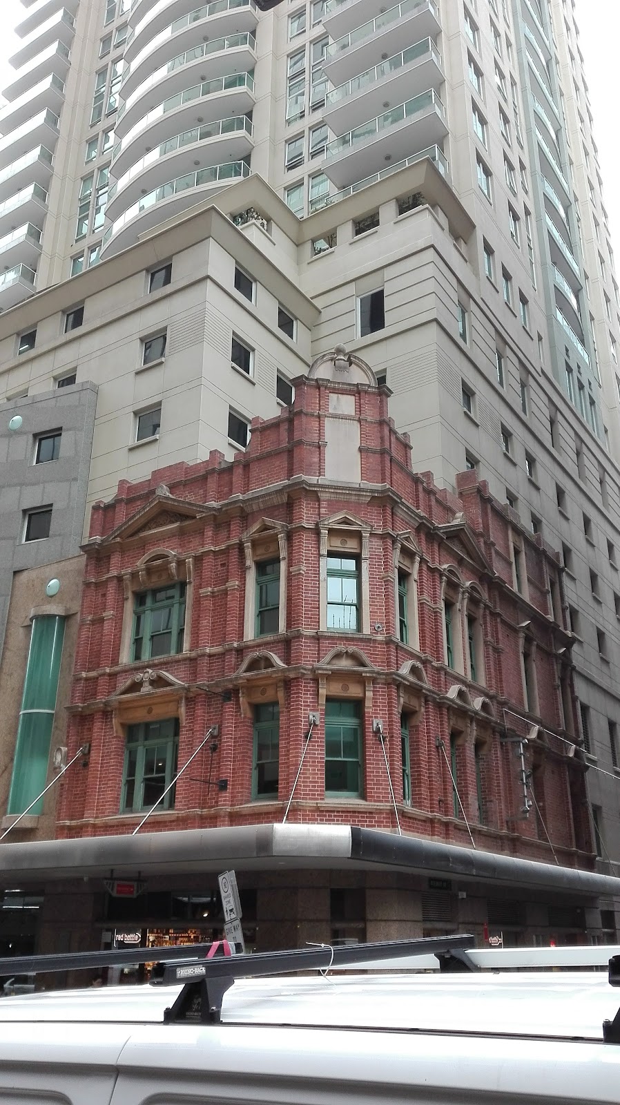 Lido Suites | 2 Roslyn St, Sydney NSW 2011, Australia | Phone: (02) 8354 0956