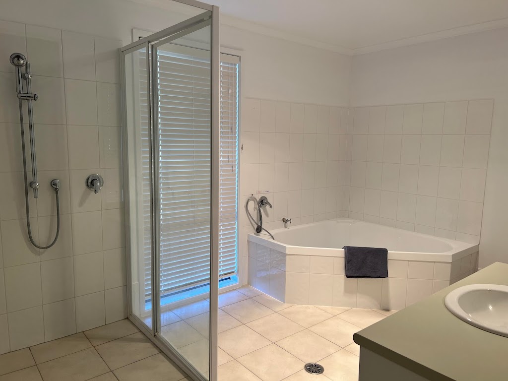 B & M SNOWY MOUNTAIN CLEANING SERVICES | NUGGETS CROSSING, 17 Townsend St, Jindabyne NSW 2627, Australia | Phone: 0458 514 133