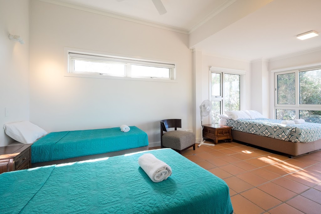 Pipi Palace Beach House | 55 Tramican St, Point Lookout QLD 4183, Australia | Phone: (07) 3415 3949