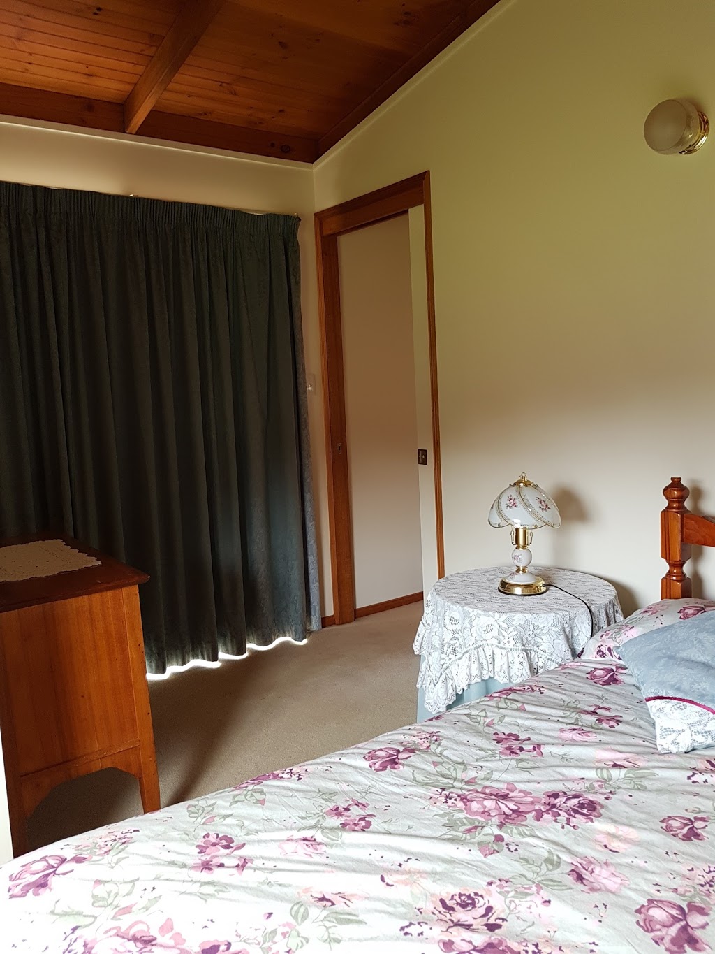 Kookaburra Cottage-Holiday House | lodging | Kookaburra Cottage, 4 Firefly Dr, Bunya Mountains QLD 4405, Australia