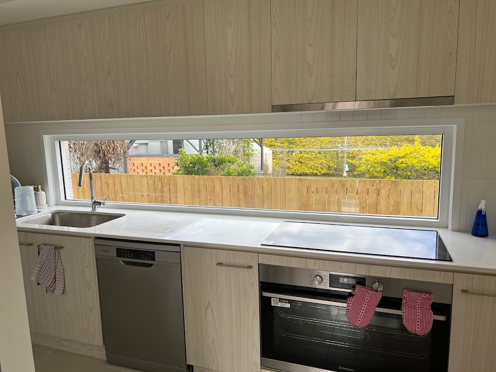 Express Tinting Metro West | 27 Vineyard Dr, Mount Cotton QLD 4165, Australia | Phone: 0499 988 530