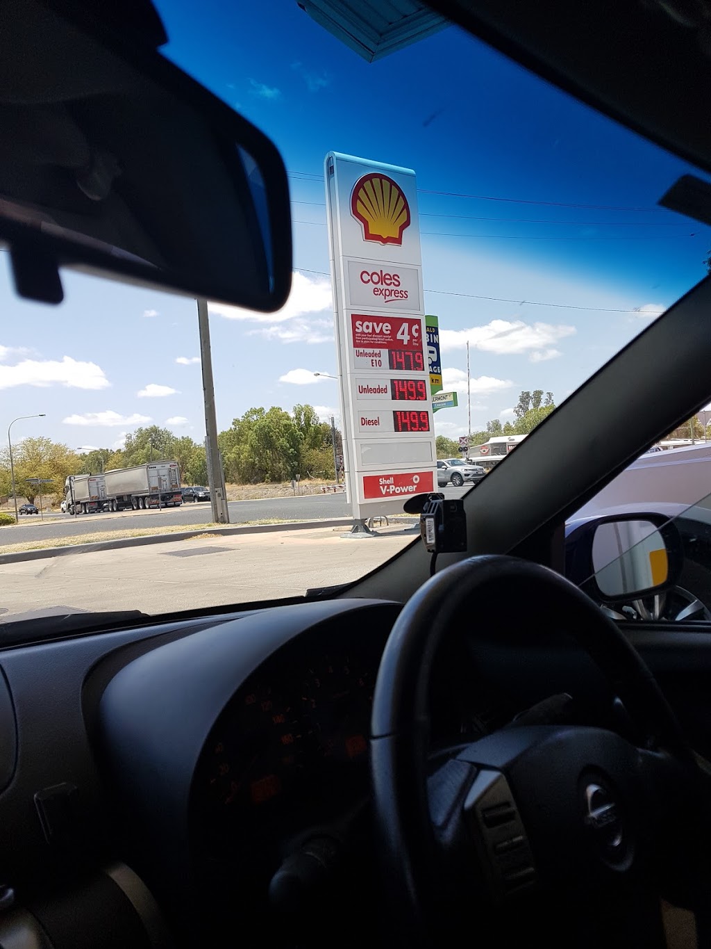 Shell | gas station | 131 Clermont St, Emerald QLD 4720, Australia | 0749821227 OR +61 7 4982 1227