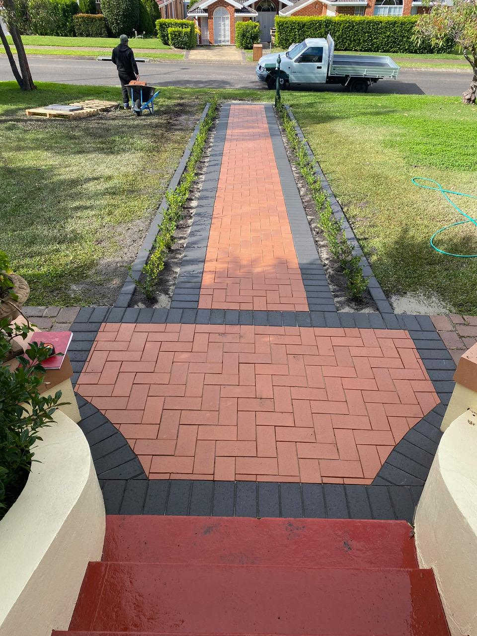 Les Blackburn Landscaping | 4 Rosella Way, Tingira Heights NSW 2290, Australia | Phone: 0414 486 633