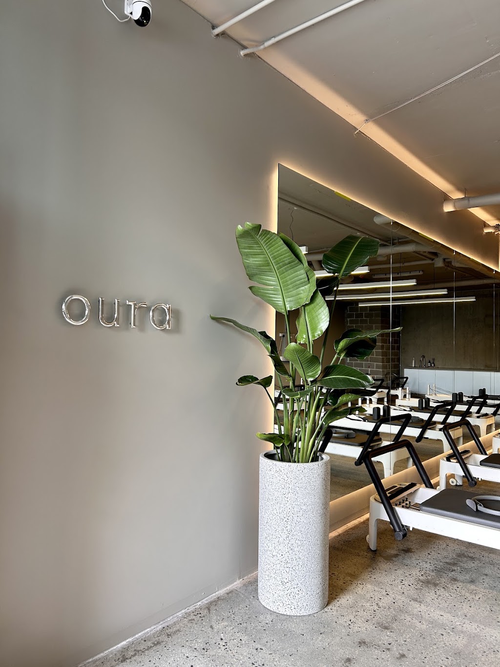Oura Studios | Unit 2/220 Chapel Rd, Keysborough VIC 3173, Australia | Phone: 0402 584 477