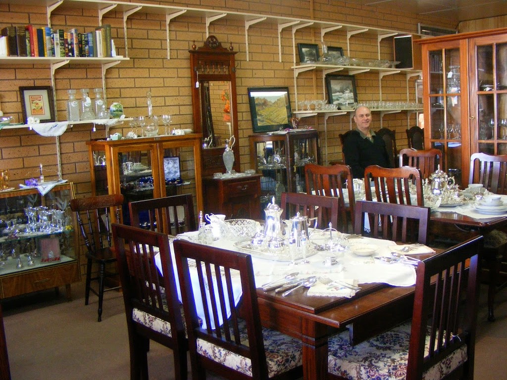 Lippy’s Furniture & Antiques | 265 Murray St, Finley NSW 2713, Australia | Phone: (03) 5883 4420