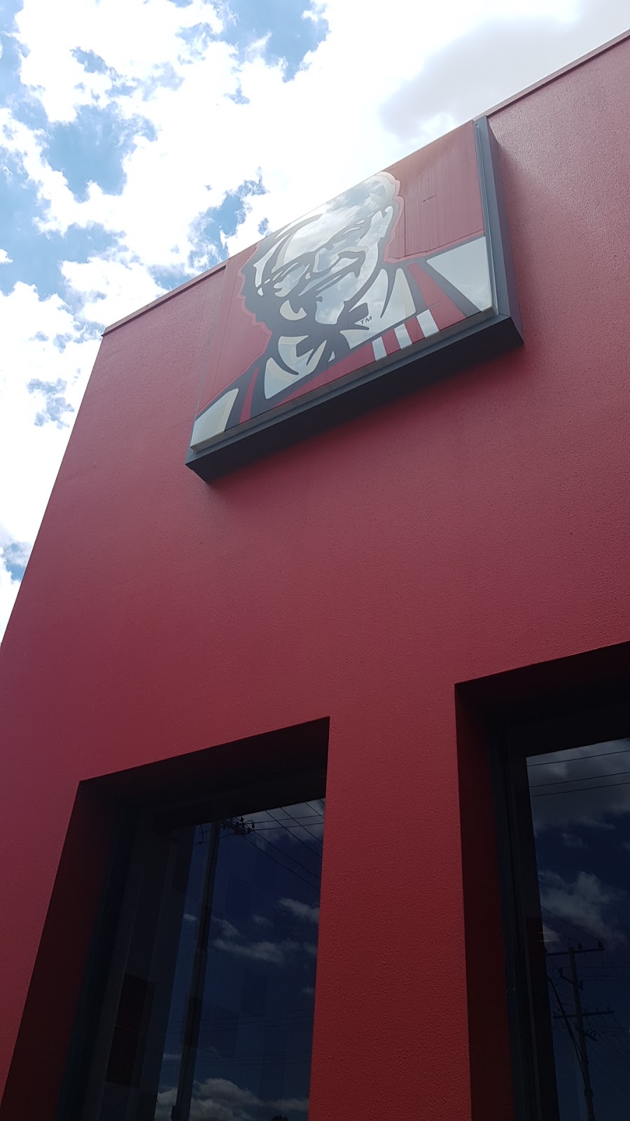 KFC Rockhampton South | meal takeaway | 91-101 George St, Rockhampton QLD 4700, Australia | 0749278711 OR +61 7 4927 8711