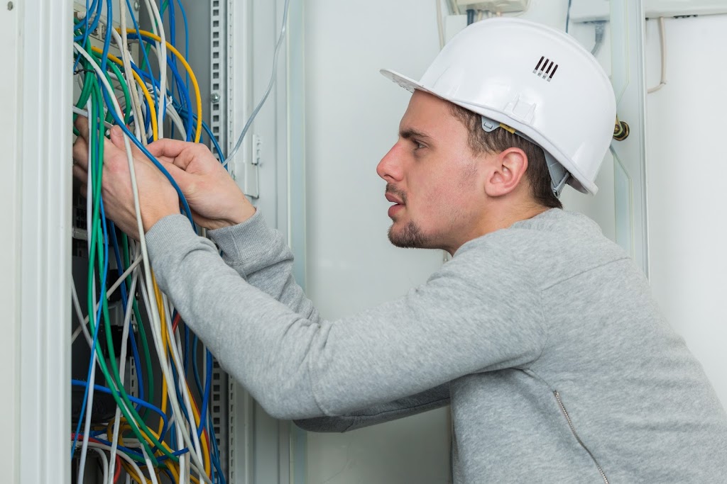 Electrician Service Kensington Area | Kensington VIC 3031, Australia | Phone: 0488 823 865