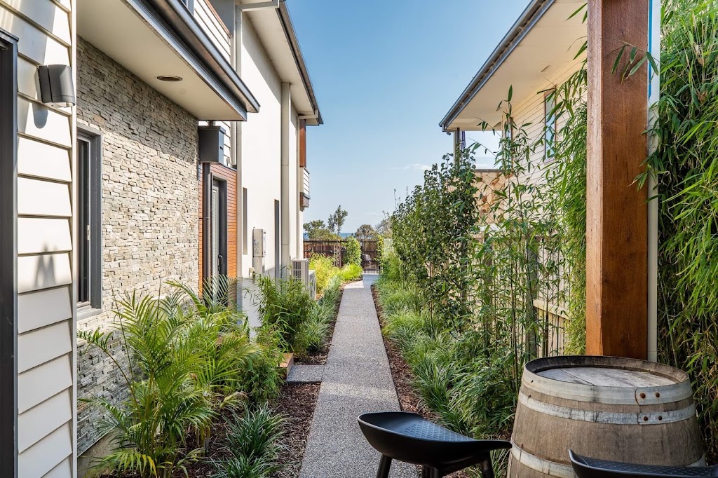 Earimil Villas | 16 Earimil Dr, Mount Eliza VIC 3930, Australia | Phone: 0421 768 382
