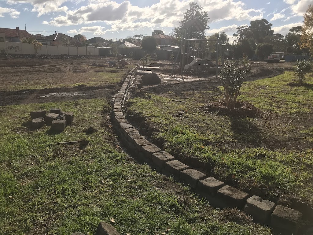 Bri Ash landscaping | 112 Butlers Rd, Kilmore VIC 3764, Australia | Phone: 0411 716 614