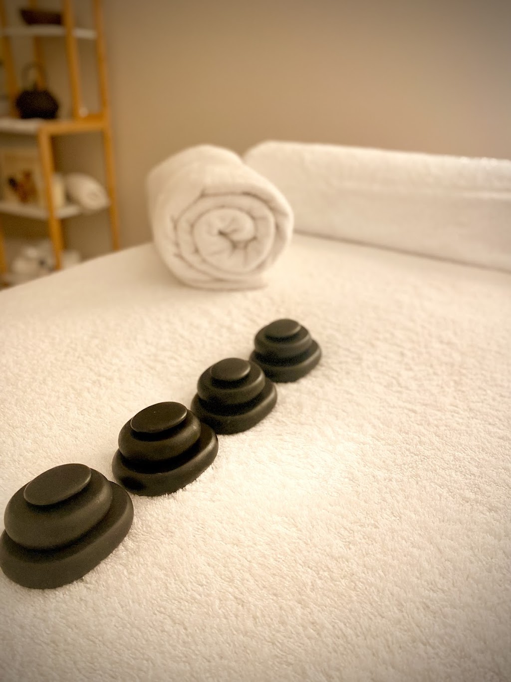 FLEUR MASSAGE THERAPY | FAIRWAY GARDENS WELLNESS CENTRE, 14 Upper Warrell Creek Rd, Macksville NSW 2447, Australia | Phone: 0497 838 862