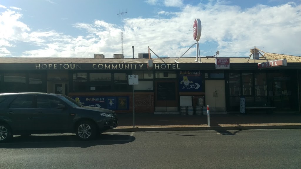 Bottlemart Express - Hopetoun Community Hotel Motel | store | 16 Austin St, Hopetoun VIC 3396, Australia | 0350833070 OR +61 3 5083 3070