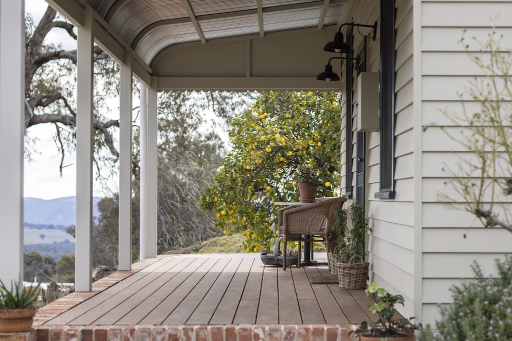 The Beekeepers Cottage | 124 Malakoff Rd, Beechworth VIC 3747, Australia | Phone: (02) 6033 2322