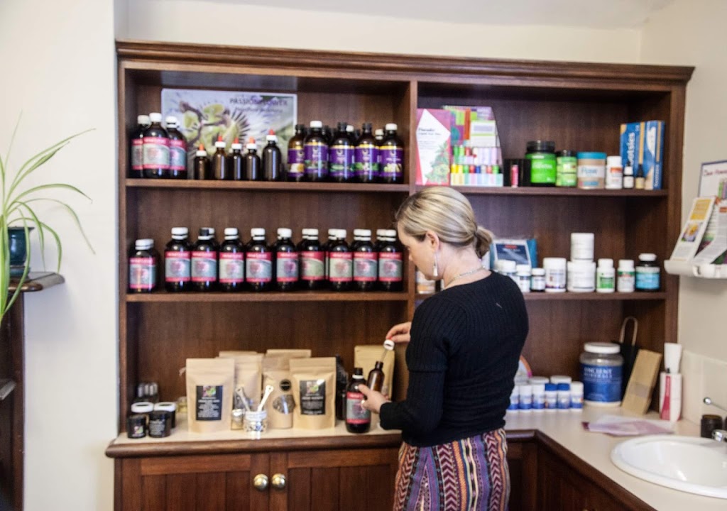 Emma Bresnehan Naturopath @ebnaturopathica | 7 Beach road, Sandy Bay Rd, Sandy Bay TAS 7000, Australia | Phone: 0415 699 085