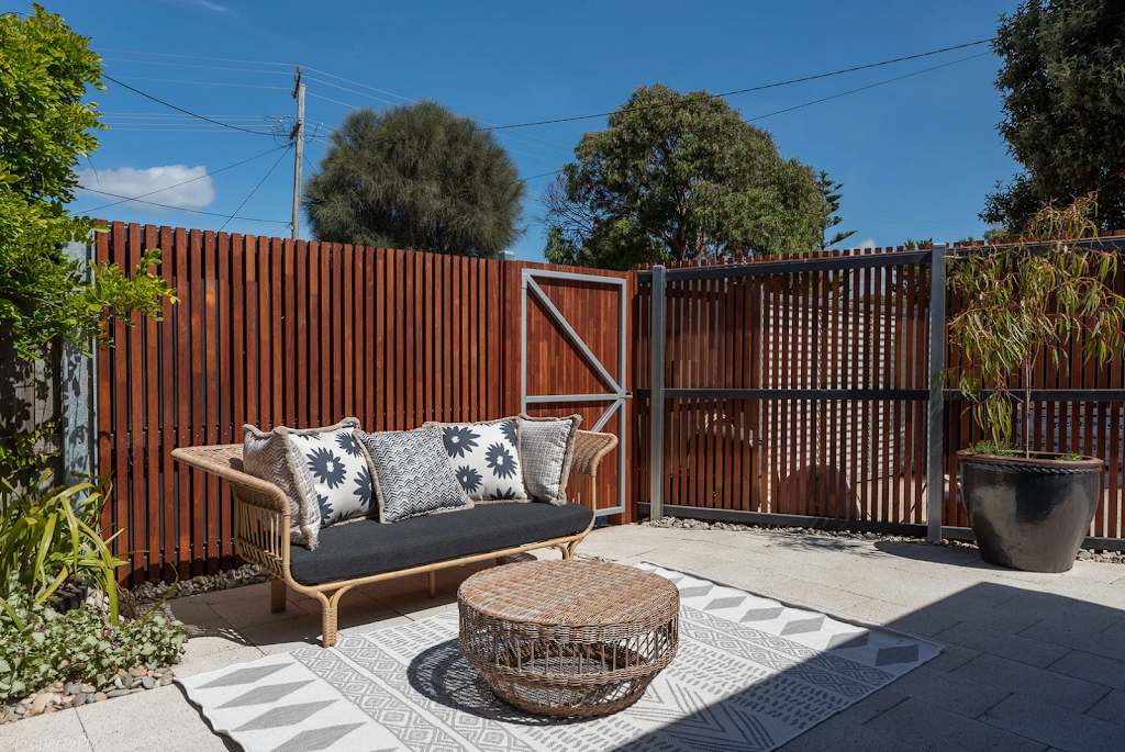 Barefoot Bungalow | 28 Frederick Henry Parade, Cremorne TAS 7024, Australia | Phone: 0417 103 891