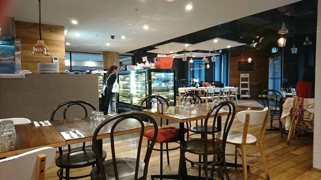 Capri Café & Lounge | cafe | 28 Aquitania Way, Docklands VIC 3008, Australia | 0396060309 OR +61 3 9606 0309