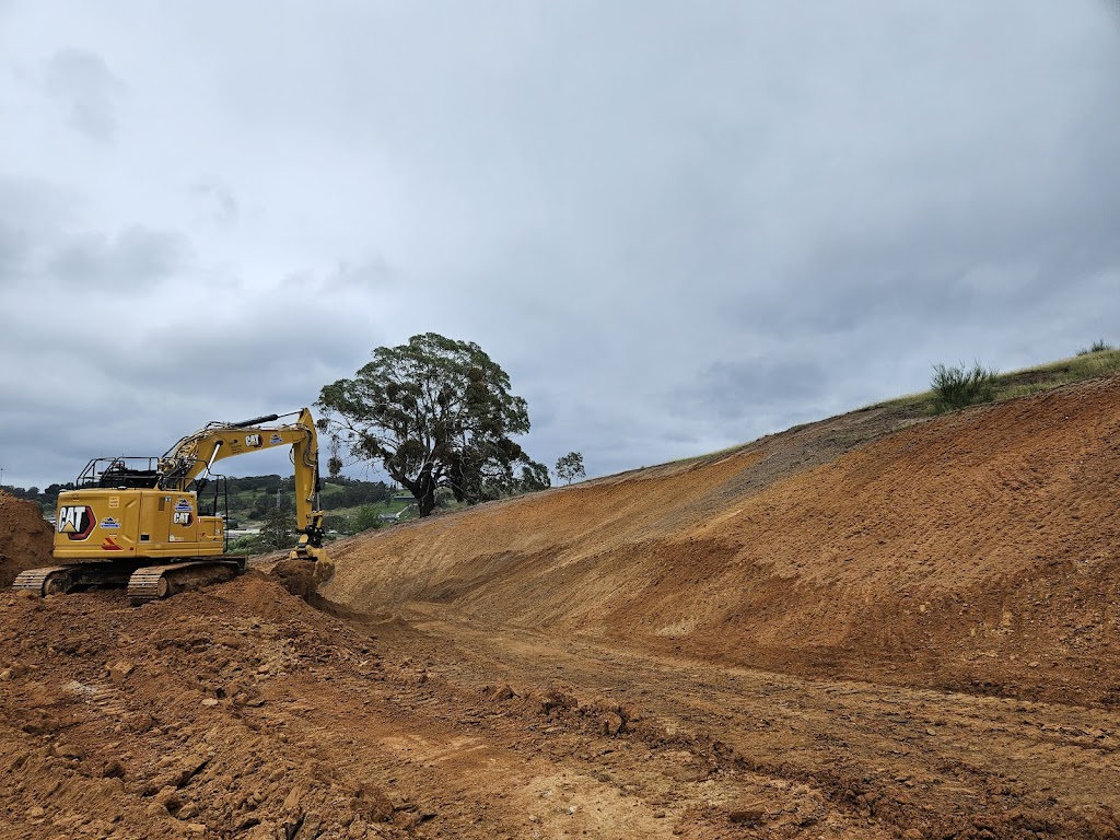 GRACEYS Earthmoving & Excavations | 391 Jenolan Caves Rd, Hartley NSW 2790, Australia | Phone: 0418 910 496
