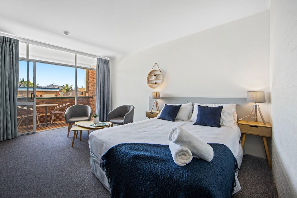 Seabreeze Beach Hotel | lodging | Livingstone Street, South West Rocks NSW 2431, Australia | 0265666205 OR +61 2 6566 6205