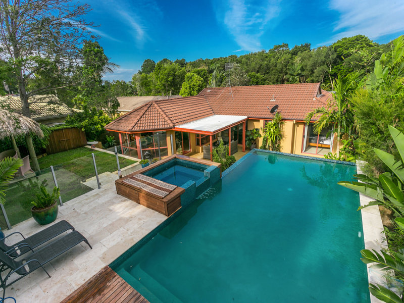 Byron Bay Holiday House - Serendipity | 25 Bottlebrush Cres, Suffolk Park NSW 2481, Australia | Phone: (02) 9871 5526