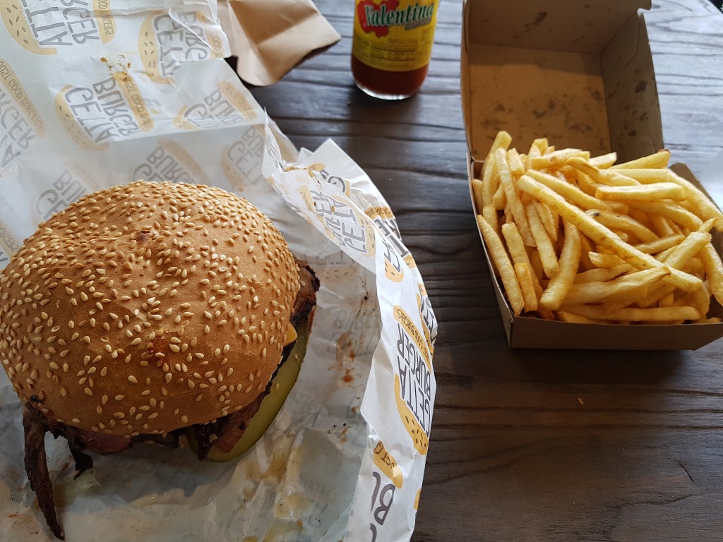 Getta Burger | 11 Village Dr, Idalia QLD 4811, Australia | Phone: (07) 4778 3078