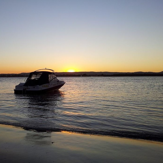 BROADWATER TAXI | travel agency | 245/247 Bayview St, Hollywell QLD 4216, Australia | 0403587804 OR +61 403 587 804