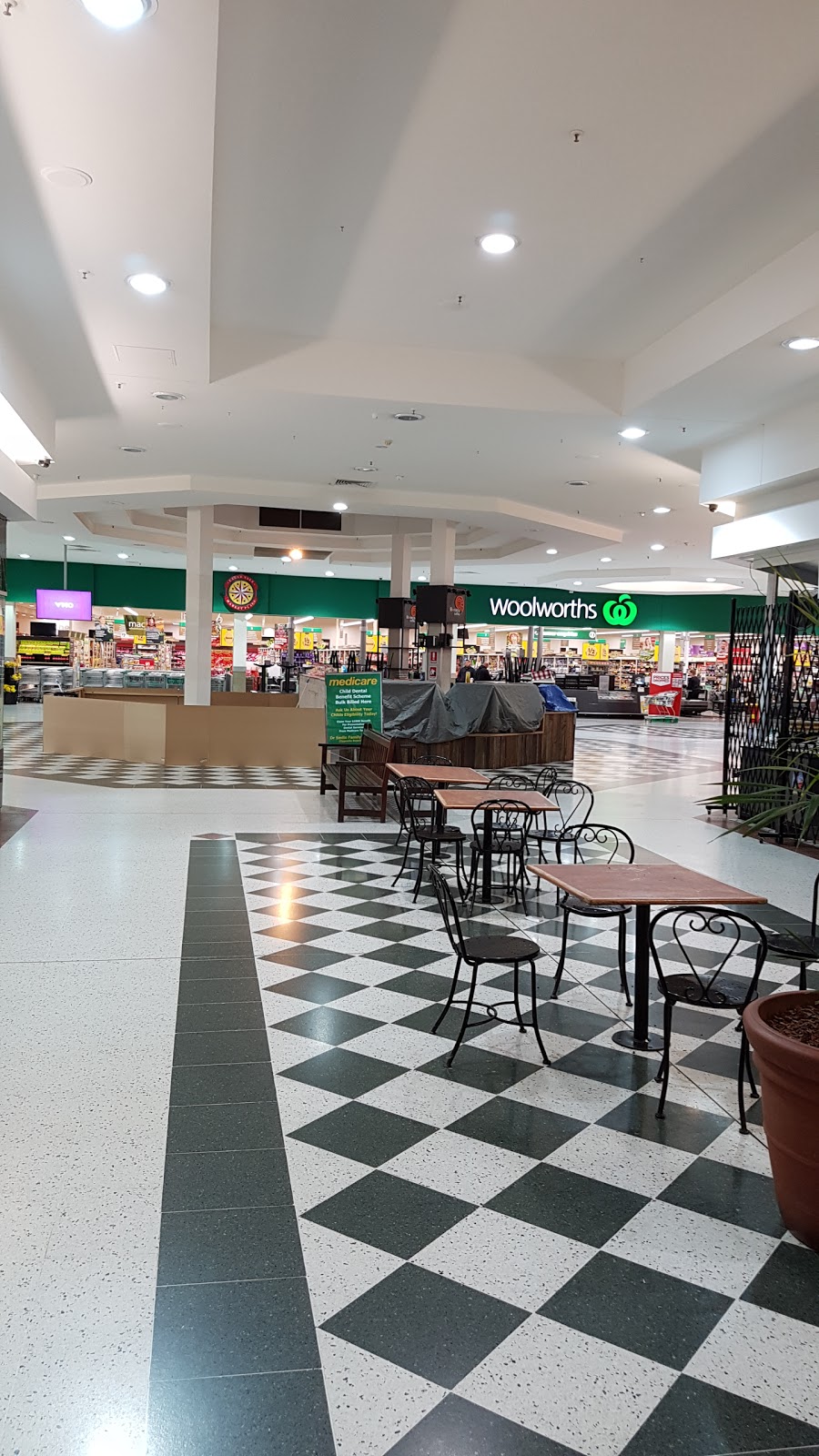 Woolworths Eagle Vale | 180 Gould Rd, Eagle Vale NSW 2558, Australia | Phone: (02) 8785 3612