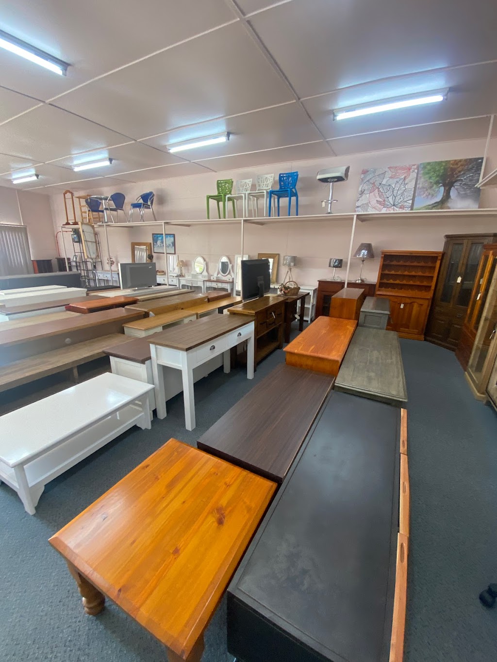 Henry Lorrimer Furniture | 78 Campbell St, Oakey QLD 4401, Australia | Phone: (07) 4691 2494