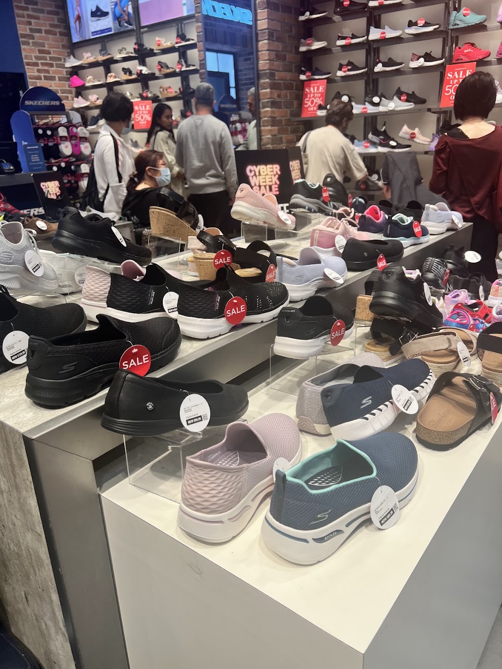 Skechers Burwood | 103/100 Burwood Rd, Burwood NSW 2134, Australia | Phone: (02) 9497 5068