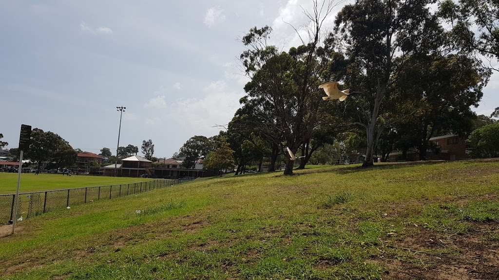 Roberts Park | parking | 105 Waterloo Rd, Greenacre NSW 2190, Australia