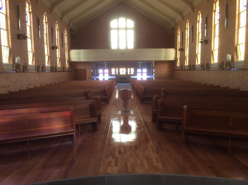 St. Vincent de Paul Catholic Church | church | The Crossway & Woodland Street, Strathmore VIC 3041, Australia | 0394128460 OR +61 3 9412 8460