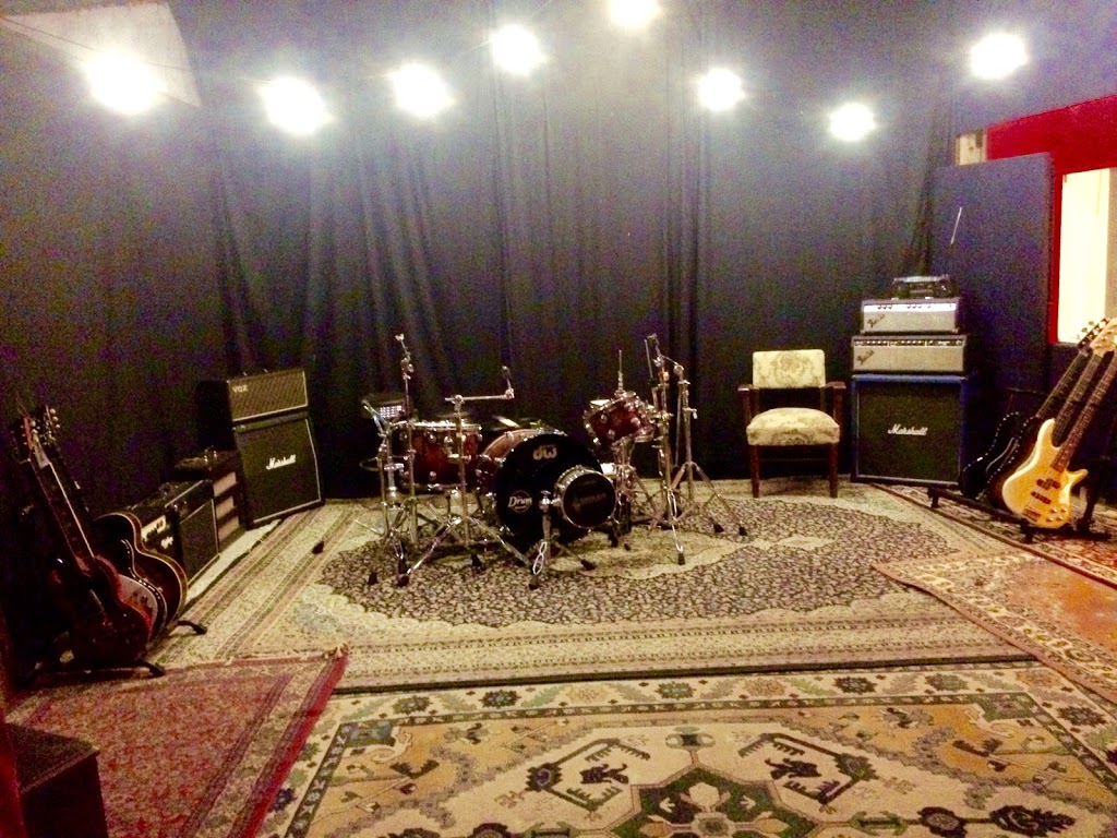 Ivory Lane Studios | 9/5 Daintree Pl, West Gosford NSW 2250, Australia | Phone: 0435 268 334