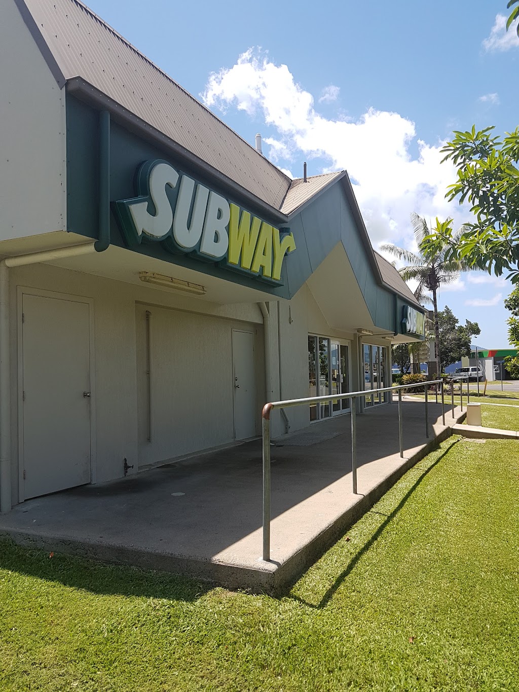 Subway | 11 Supply Rd, Bentley Park QLD 4869, Australia | Phone: (07) 4045 2001