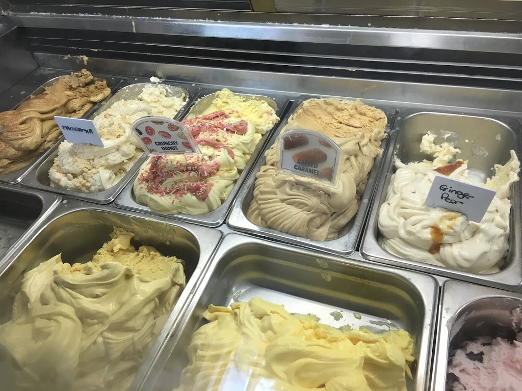 Scoops Gelatiland | 139 Williams Esplanade, Palm Cove QLD 4879, Australia | Phone: (07) 4059 1852