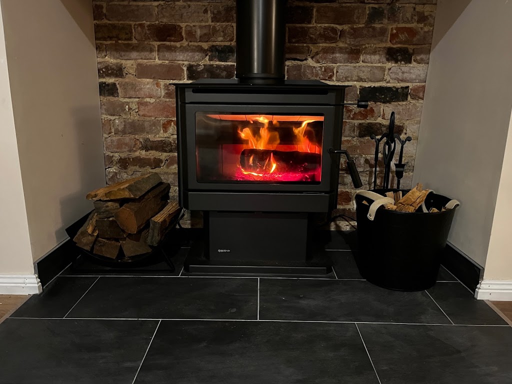 Red Gum and Stone Holiday Home | 6 Giffords Rd, Warburton VIC 3799, Australia | Phone: 0499 933 444