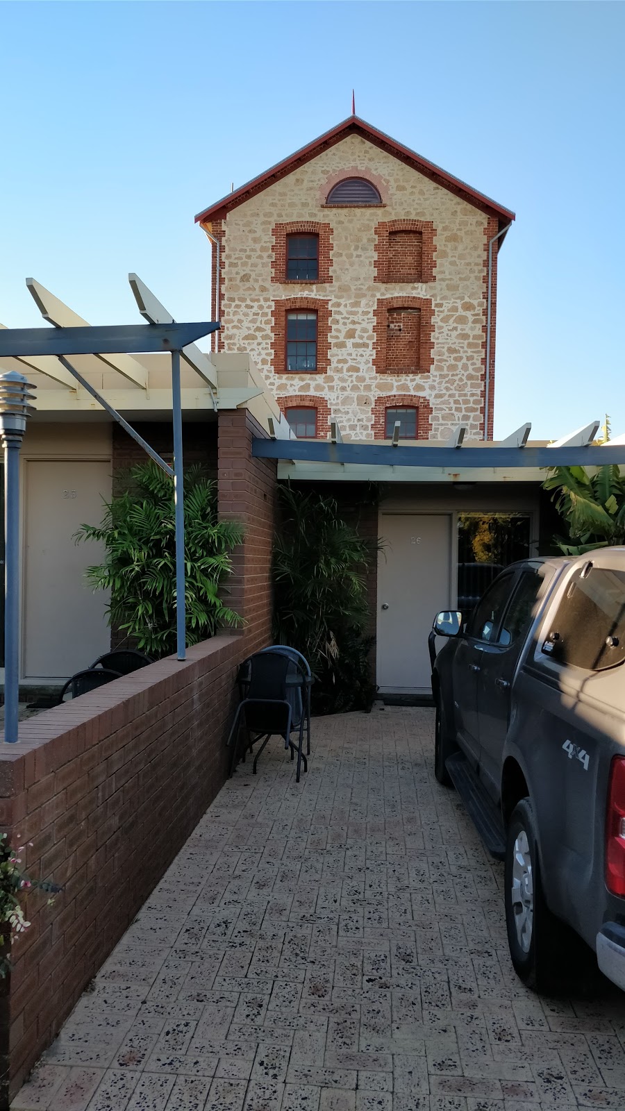 Old Mill Motel Dongara | lodging | 58 Waldeck St, Dongara WA 6525, Australia | 0899271200 OR +61 8 9927 1200