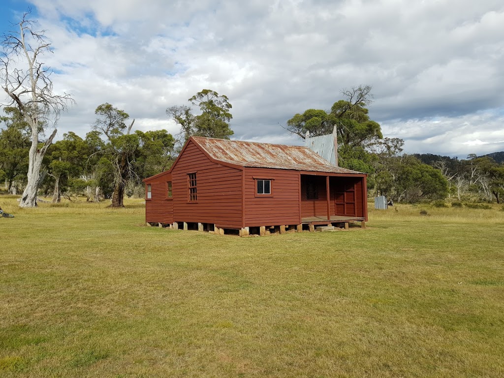 Pockets Hut | lodging | Cooleman NSW 2611, Australia