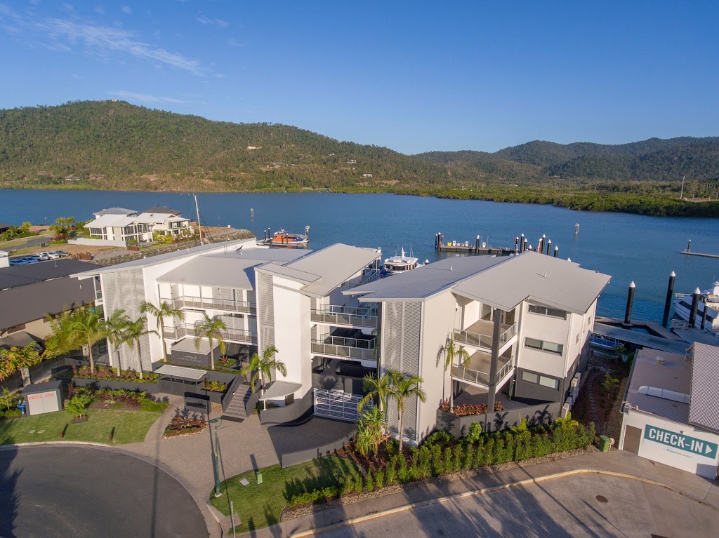 Harbour Cove | lodging | 28-30 The Cove Rd, Airlie Beach QLD 4802, Australia | 0404457456 OR +61 404 457 456