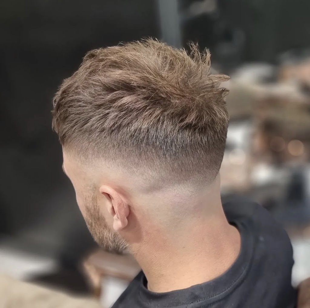 The Hair Bunker | 14 Carinya Dr, Gisborne VIC 3437, Australia | Phone: 0400 790 501