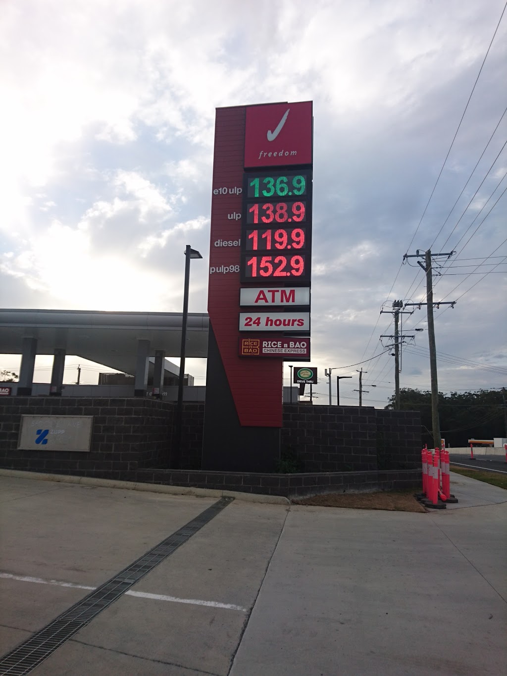 Freedom Fuels - Molendinar | gas station | 560 Olsen Ave, Molendinar QLD 4214, Australia | 0755395148 OR +61 7 5539 5148