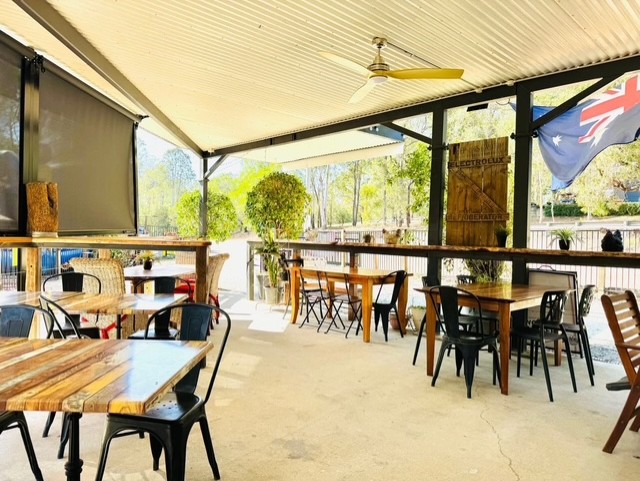 City Chicks Farm & Cafe | 408 Mount Glorious Rd, Samford Valley QLD 4520, Australia | Phone: 0435 226 912
