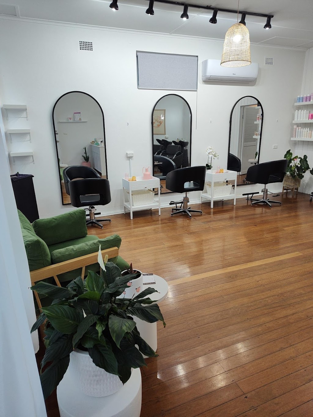 Peachi Hair | 15 The Esplanade, Oak Flats NSW 2529, Australia | Phone: 0431 371 891