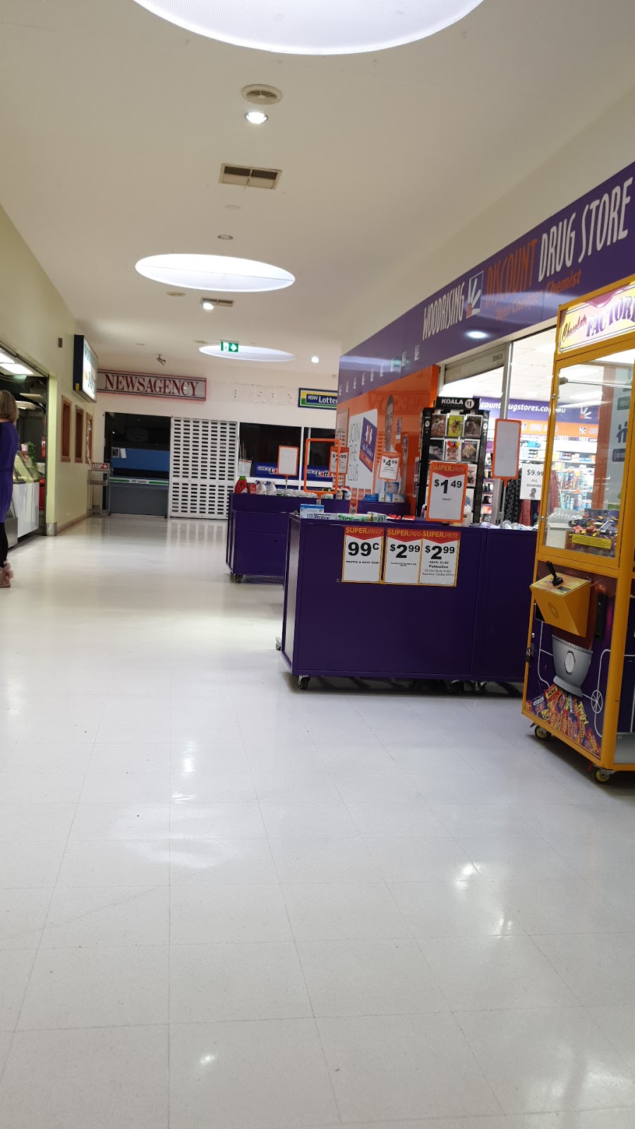 Shopping Center Woodrising | shopping mall | Woodrising NSW 2284, Australia