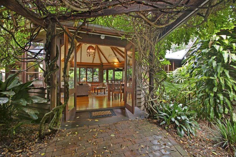 THE African Cottage & The Rondawel | 943 Maleny - Montville Rd, Balmoral Ridge QLD 4552, Australia | Phone: (07) 5435 2445