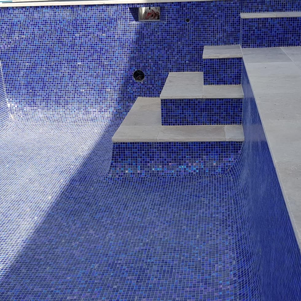 Creation Pool Tiling | 2/6 Cantwell Ct, Miami QLD 4220, Australia | Phone: 0410 593 318